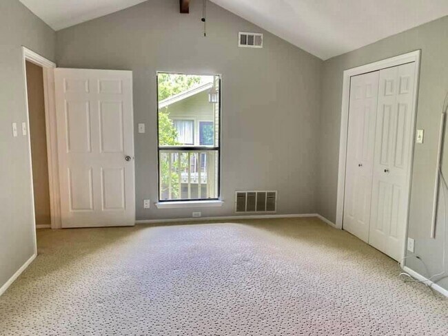 Building Photo - 4404 Travis Country Cir