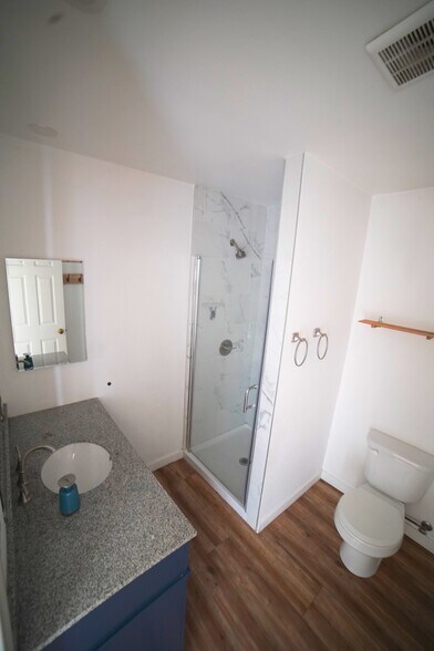 Building Photo - 1160 Chestnut St