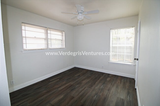 Building Photo - 5833 Westhaven Dr