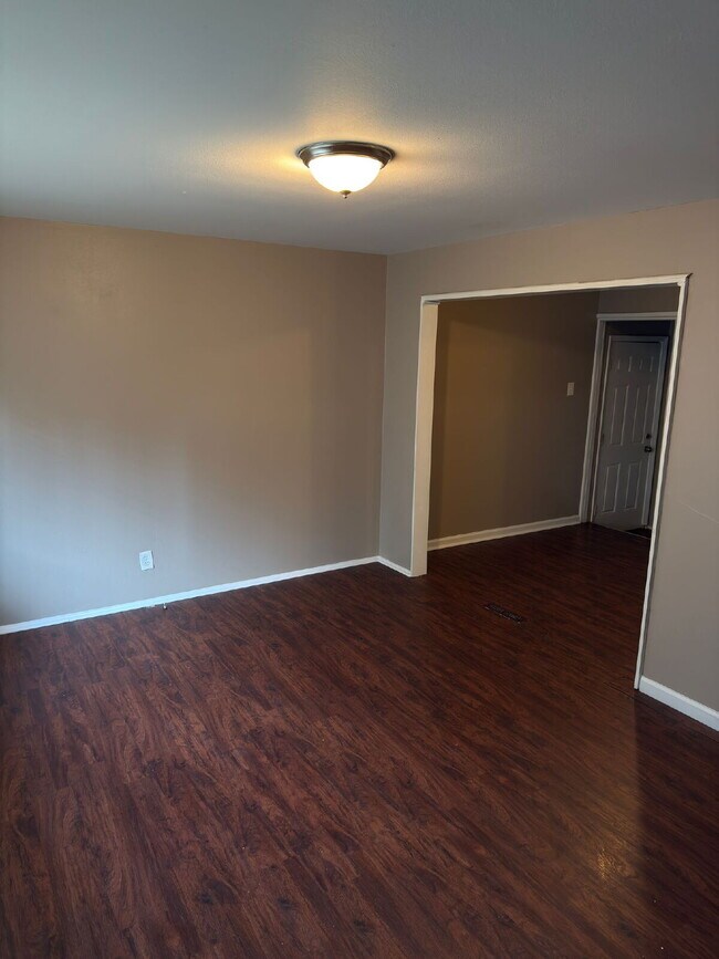 Building Photo - 2033 Bella Clare Dr