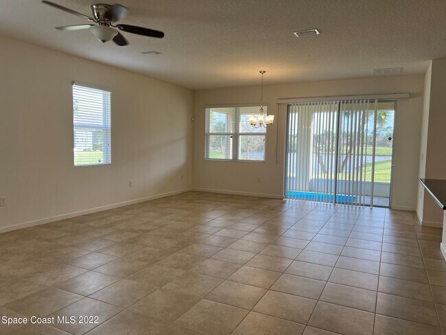 Building Photo - 728 Remington Green Dr SE