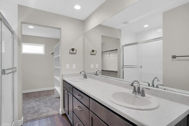 Building Photo - Spacious 3-Bedroom Home with Mountain Views and Open Layout in Central Colorado Springs