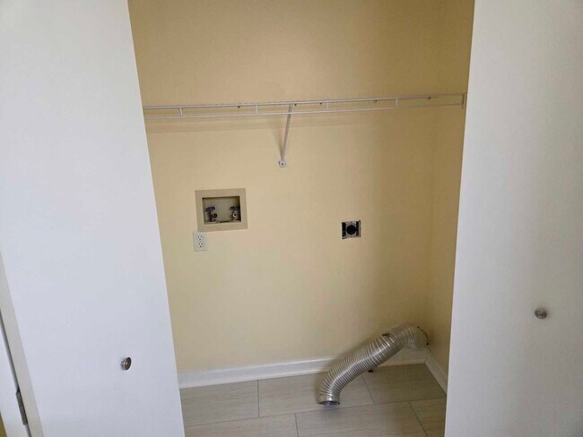 Building Photo - 6067 Abbey Church Rd