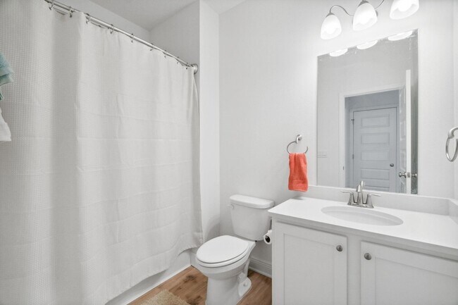 Building Photo - 627 Las Roblas Grande Dr