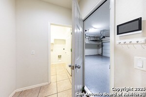 Building Photo - 12606 Texas Gold