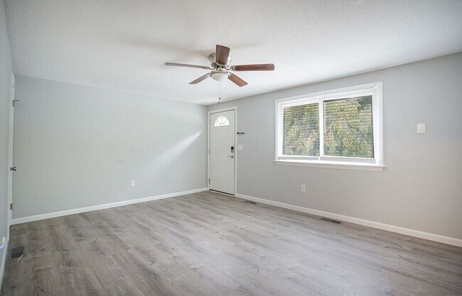 Building Photo - 1133-1135 N Westfield Street