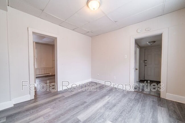 Building Photo - 212 N 2nd St