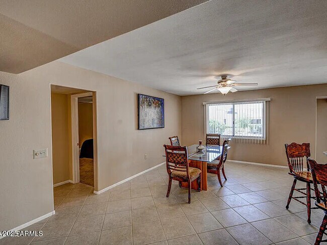 Building Photo - 13207 W Kodiak Dr