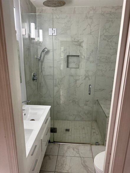 En-Suite Walk-in Rain Shower in Master Bedroom - 717 S St NW