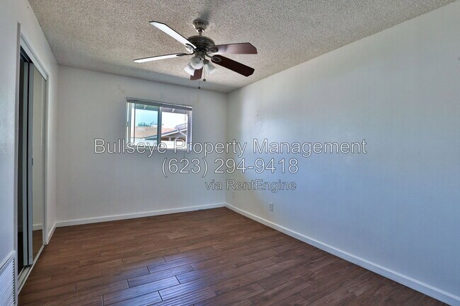Building Photo - 825 E Alice Ave