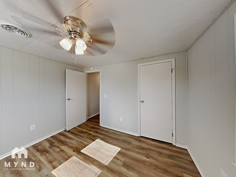 Building Photo - 1020 McDaniel Mill Rd SW