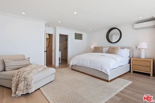 Building Photo - 11874 S Beach Club Way