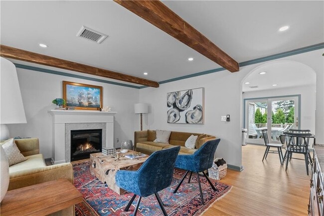 Building Photo - 1 Narragansett Ave