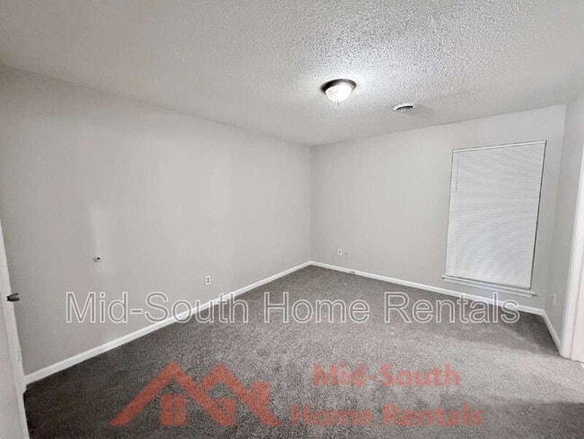 Building Photo - 4147 Hallview Dr