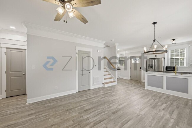 Building Photo - 413A Cecil St