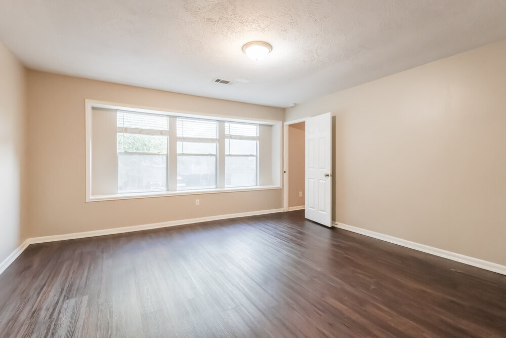 Building Photo - 12655 Pine Bush Dr
