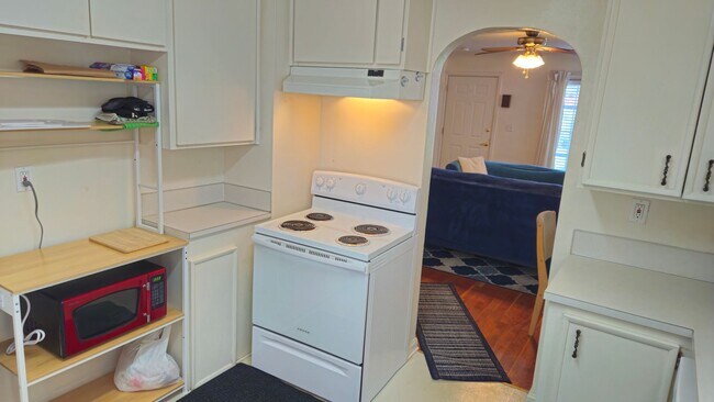 Building Photo - BG Properties, L.L.C.