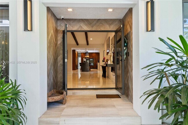 Building Photo - 9040 SW 110th Ave