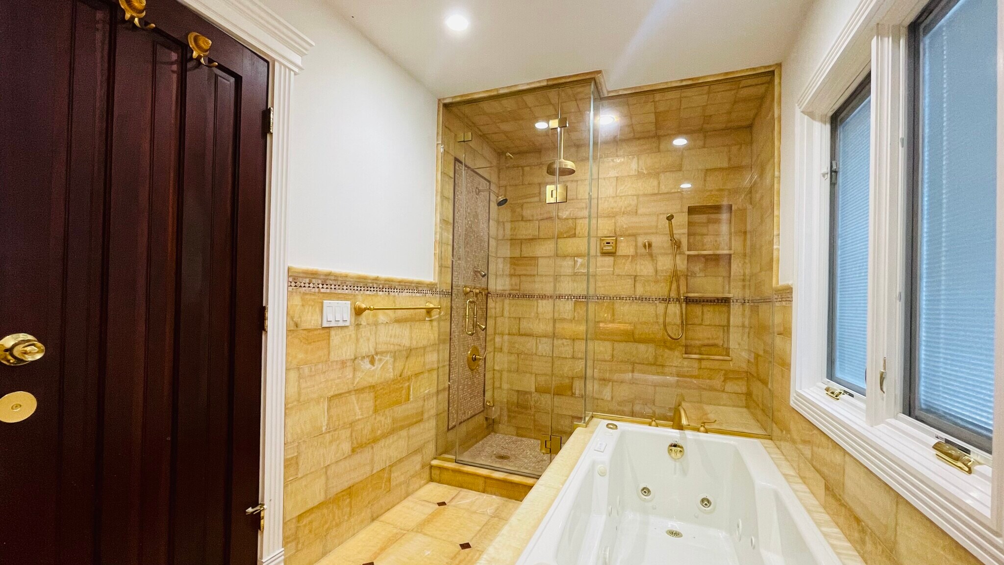 Building Photo - 164 Rock Creek Ln