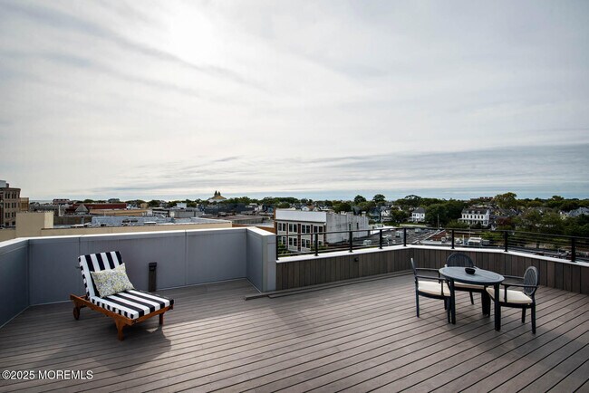 Building Photo - 209 Bond St