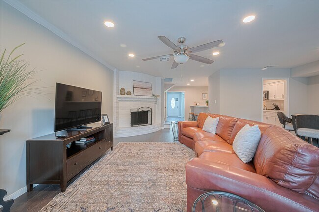 Building Photo - 14688 Perthshire Rd