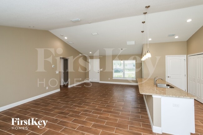 Building Photo - 770 Grandeur St SE