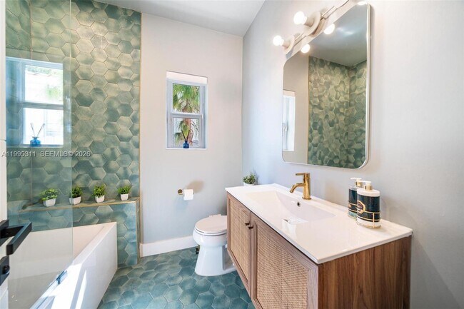 Building Photo - 696 NE 67th St