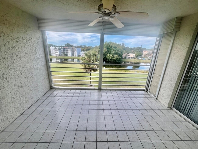 Building Photo - 1831 Sabal Palm Dr