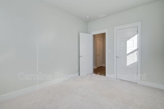 Building Photo - 5939 Ardrey Kell Rd