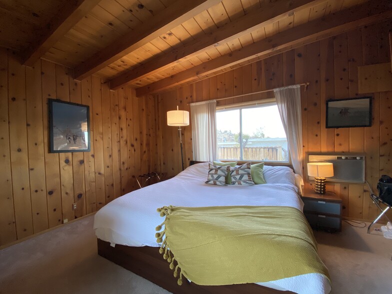 Main Bedroom - 8080 Sunset Rd