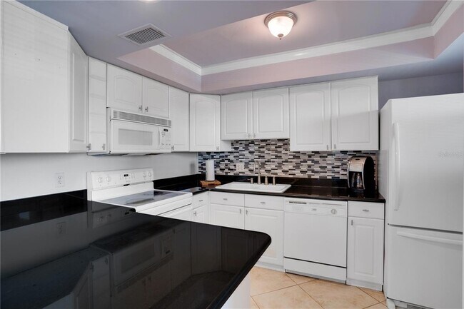 Building Photo - 654 Windrush Bay Dr