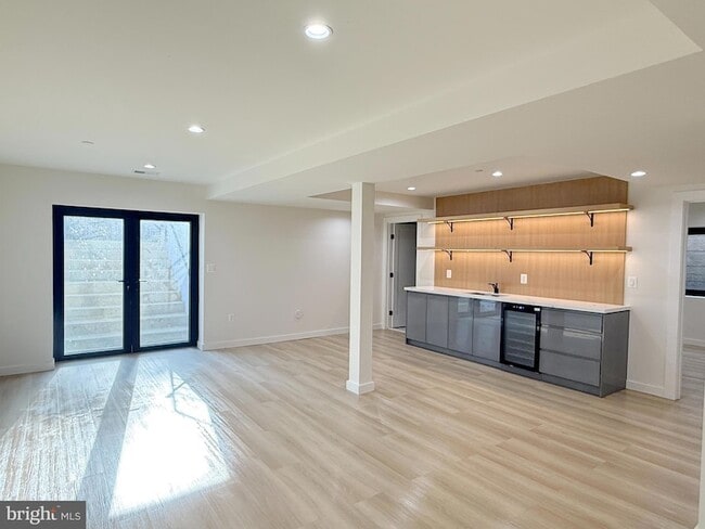 Building Photo - 8908 Mohawk Ln