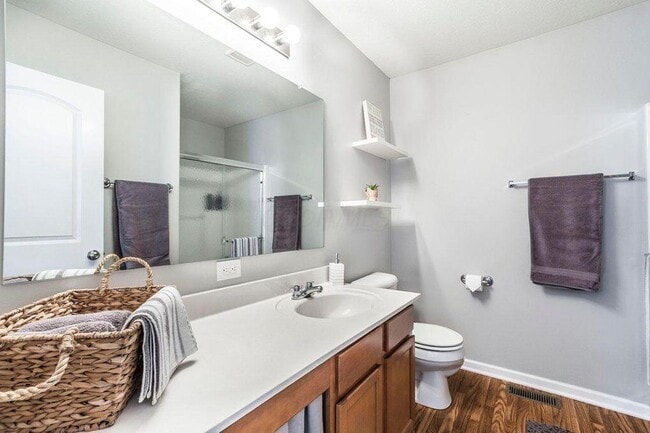 Building Photo - 5660 Caledonia Dr