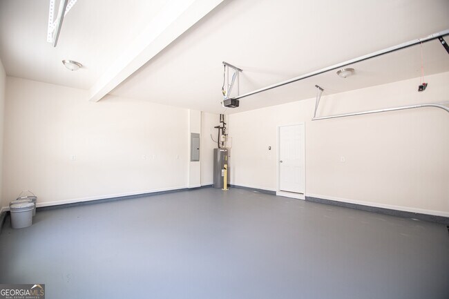 Building Photo - 5863 Krim Dr
