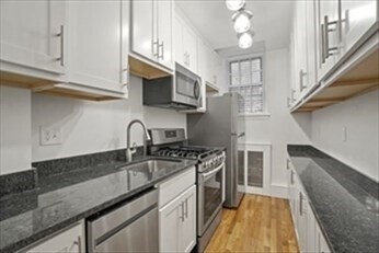 Building Photo - 255 Beacon St