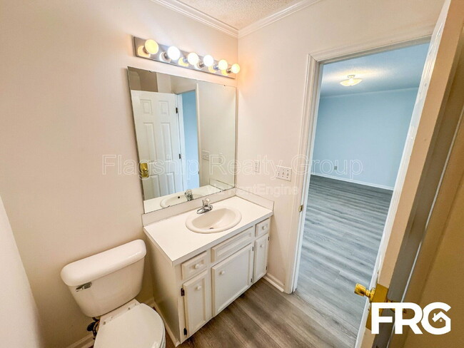 Building Photo - 3908 Sterling Pointe Dr