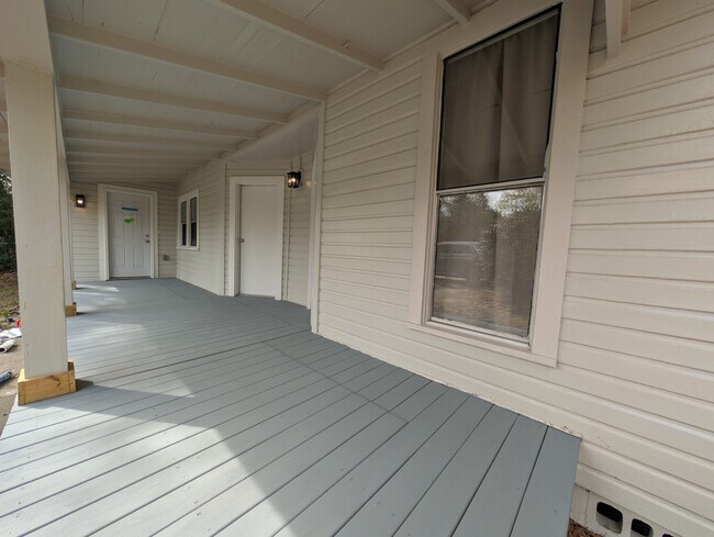 Building Photo - 41 E Sloss Ave