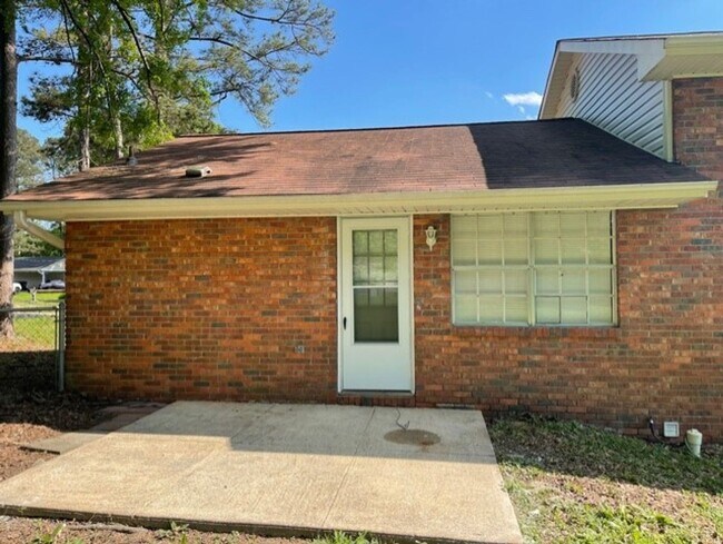 Building Photo - NOW AVAILABLE!  COME SEE ME!! CLAIM ME FIR...