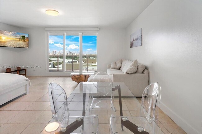 Building Photo - 2301 Collins Ave