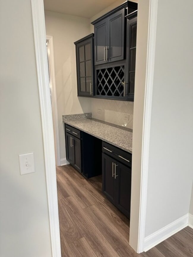 Building Photo - 5 Bedroom / 4 Bathroom House at Malind Bluff