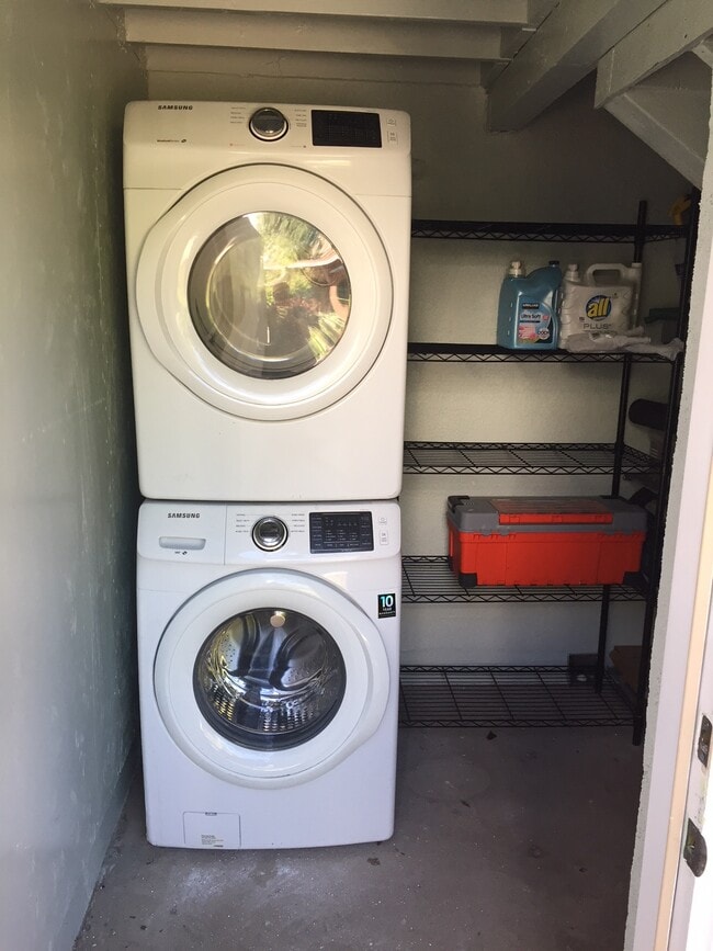 Building Photo - 340 N La Fayette Park Pl