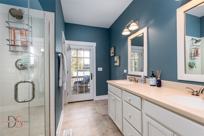 Building Photo - 7 Windward Way