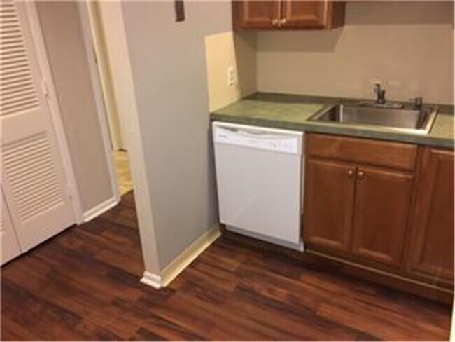 Building Photo - 1601 Delaware Ave