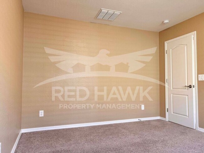 Building Photo - 850 S Henry Ln