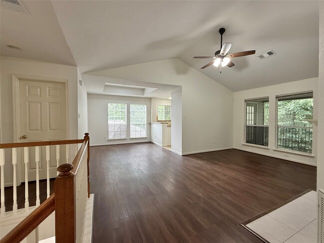 Building Photo - 105 S Spiral Vine Cir