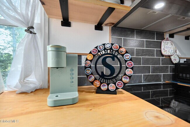 Building Photo - 1136 Enid Rd