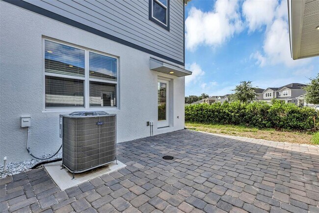 Building Photo - 518 Lady Palm St