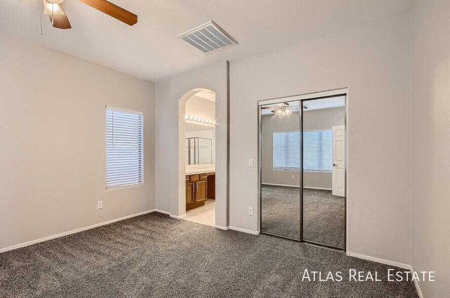 Building Photo - 797 W Agrarian Hills Dr