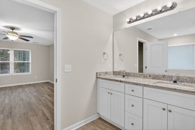 Building Photo - Modern Home near Pooler with Savannah Charm