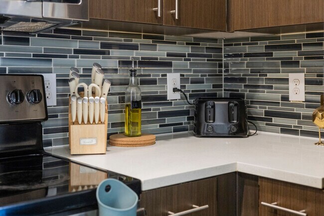 Building Photo - 8122 Midtown Blvd